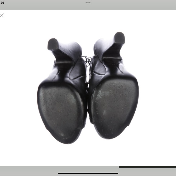 Bottega Venata Heels: 5.25"
Platforms: 0.75"

Color: Black
Foreign Size: IT 38.5 - Picture 2 of 6